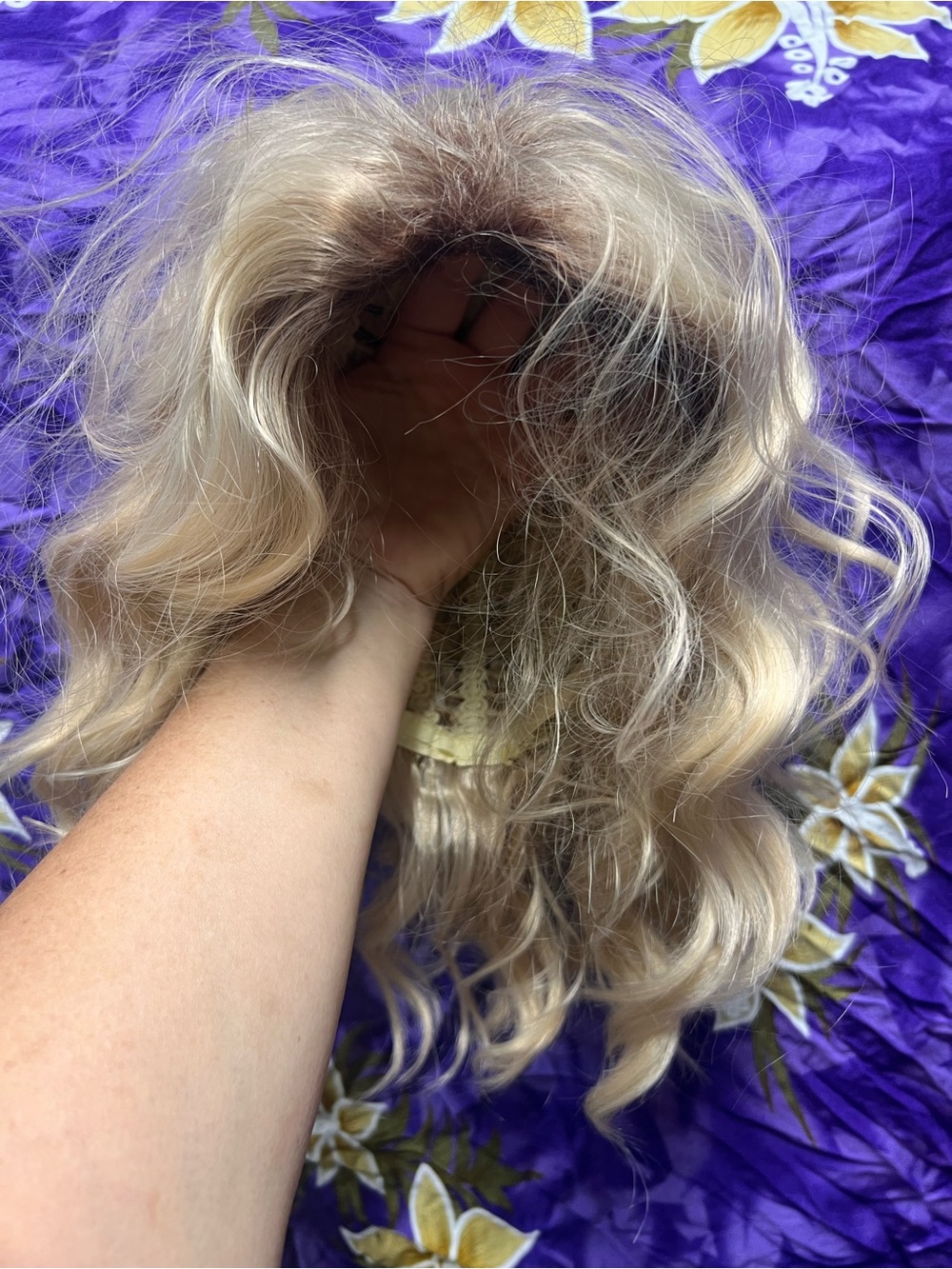 Blonde Wavy Women's wig- Natural Light Blonde